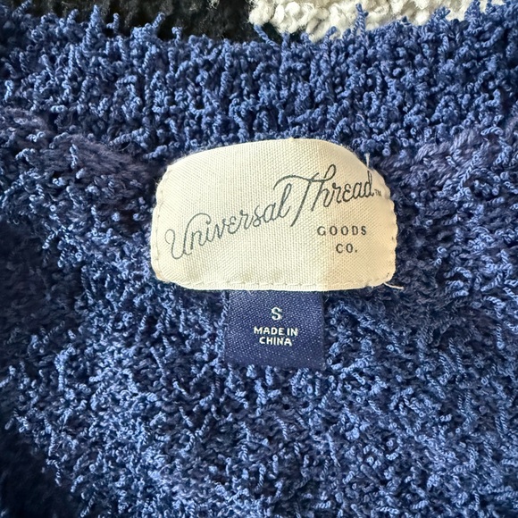 Universal Thread Textured Blue Knit - Picture 2 of 2